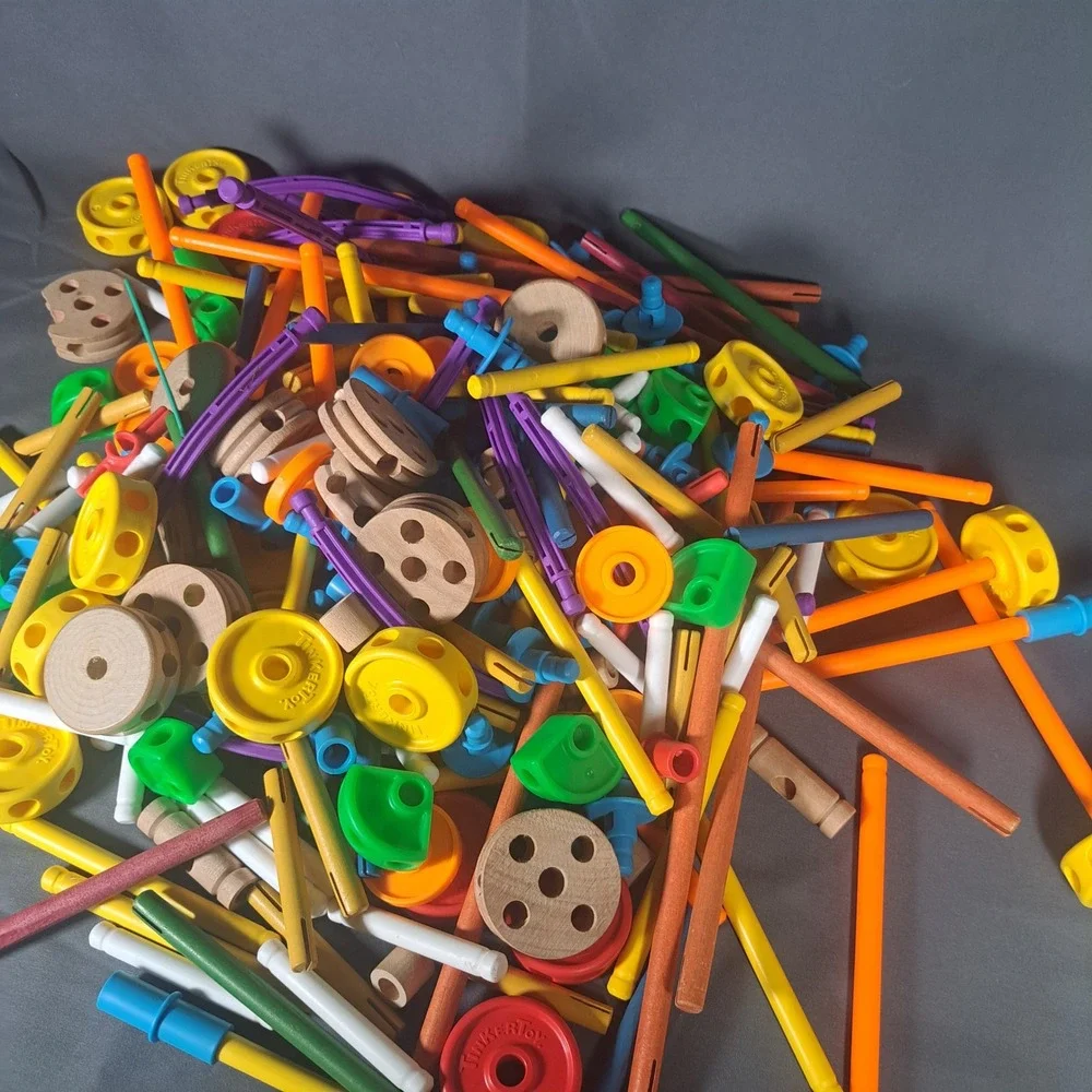 Tinkertoy building set